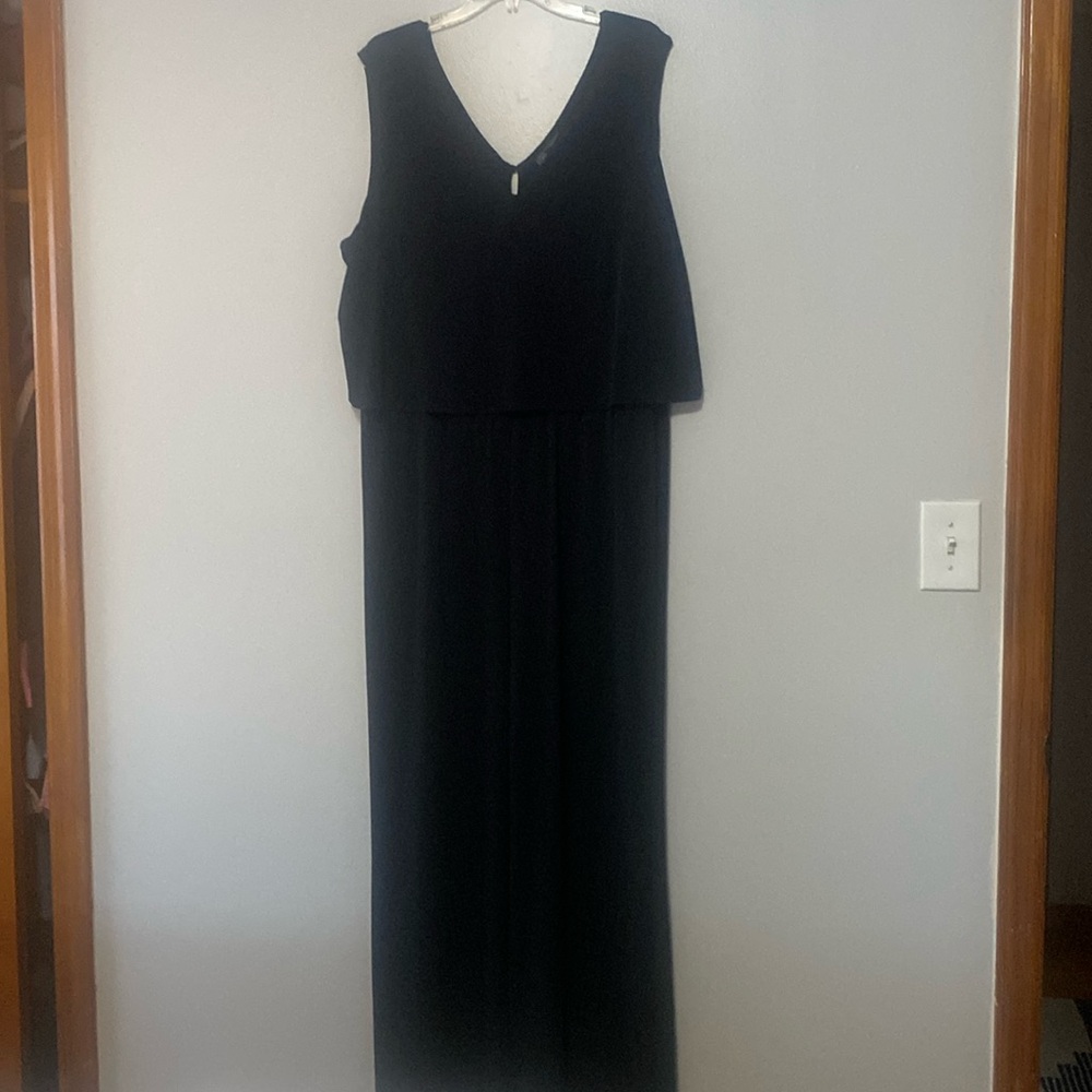 Great jumpsuit that covers all imperfections..stretchy material